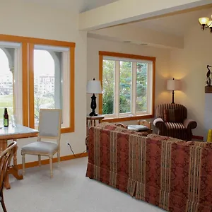 https://spinnakers-gastro-brewpub-guesthouses.hotels-victoria.net